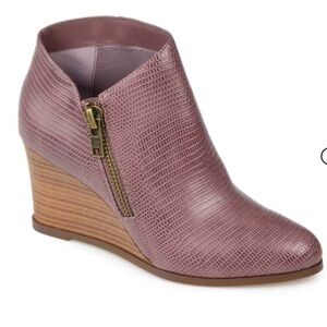 Journee Collection Textured Mauve Wedge Booties